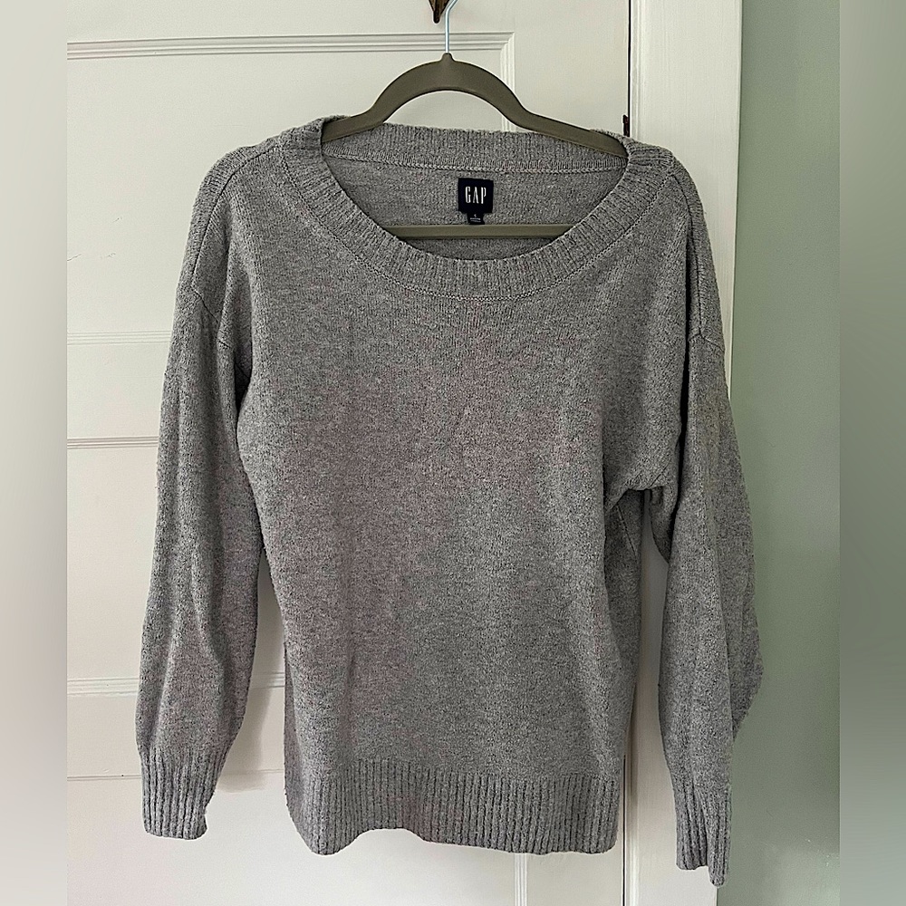 GAP gray sweater